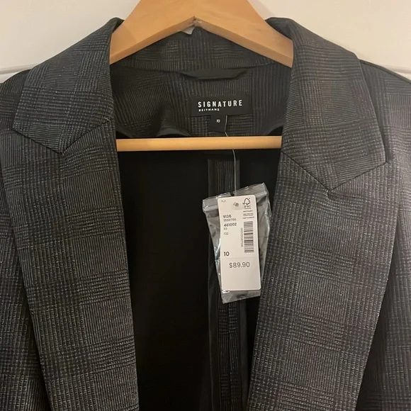 Blazer - Picture 2 of 3